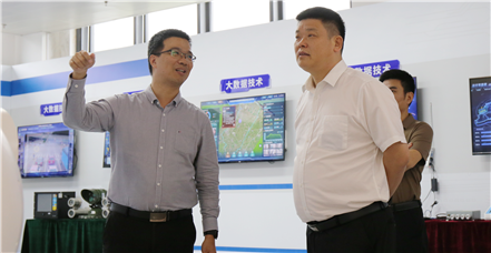 广西壮族自治区南宁市良庆区区长李冉一行莅临罗普特集团考察指导